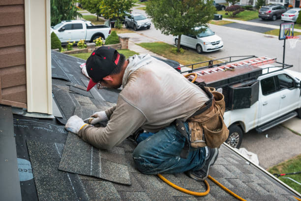 Professional Flat Roof Repair technician working in Mendon, IL